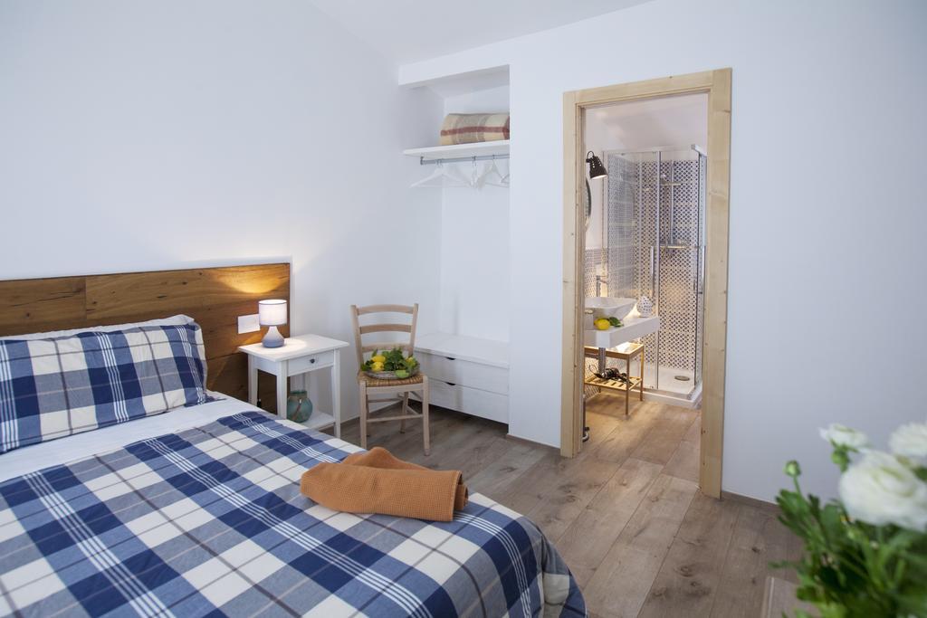 コンヴェルサーノ Porta Degli Antichi Casali Bed & Breakfast エクステリア 写真