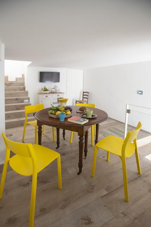 コンヴェルサーノ Porta Degli Antichi Casali Bed & Breakfast エクステリア 写真